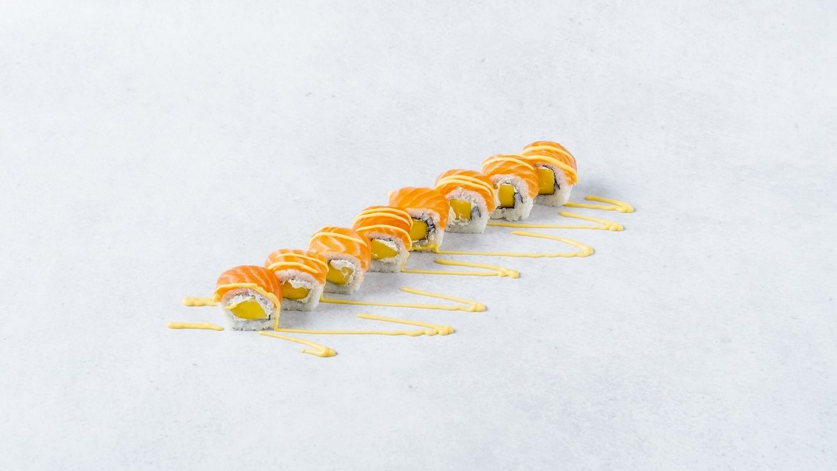Salmon mango roll