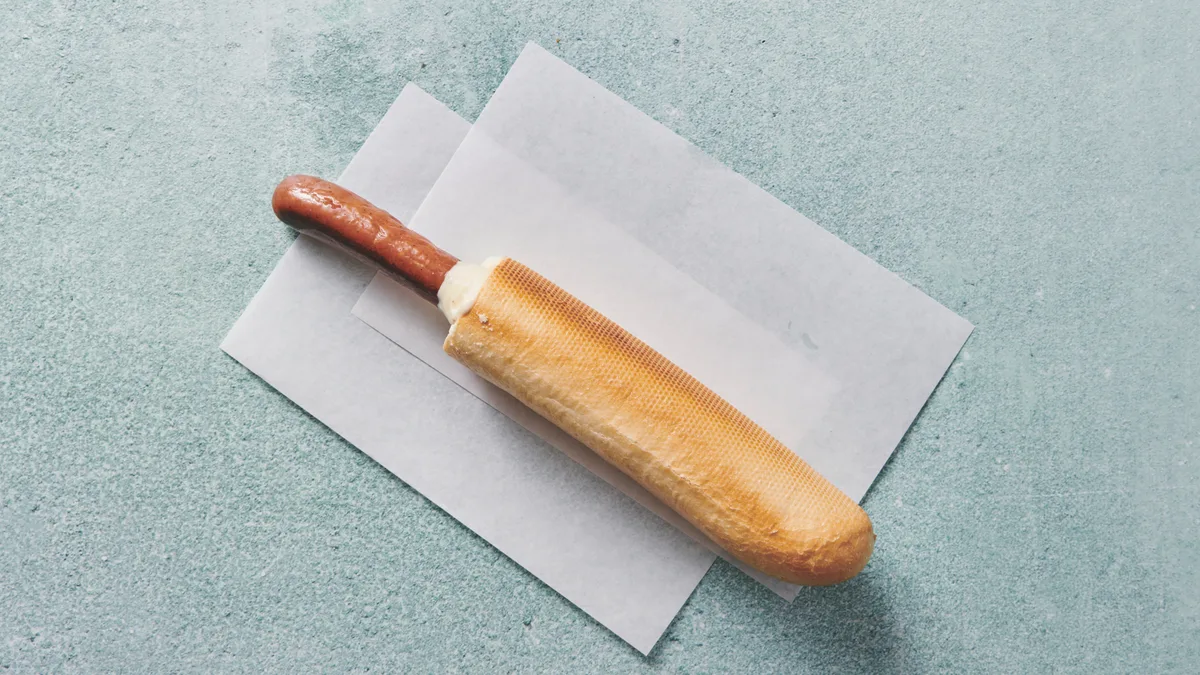 Fransk hotdog med ostepølse