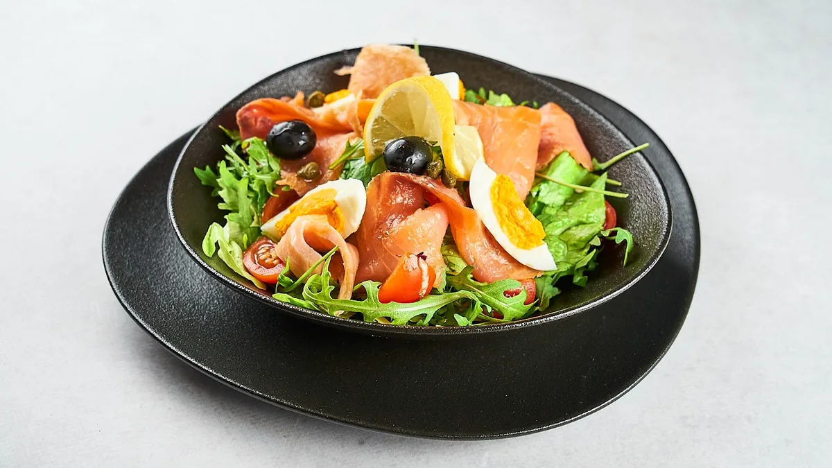 Salata s lososom
