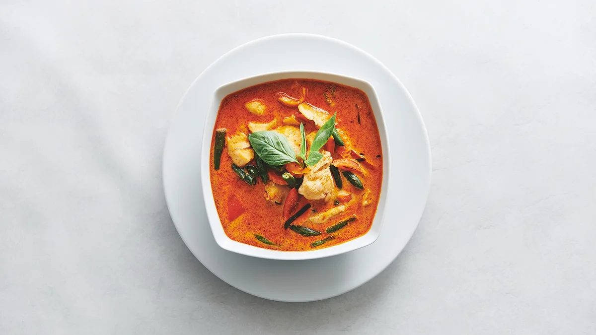 Grönsaker and röd curry