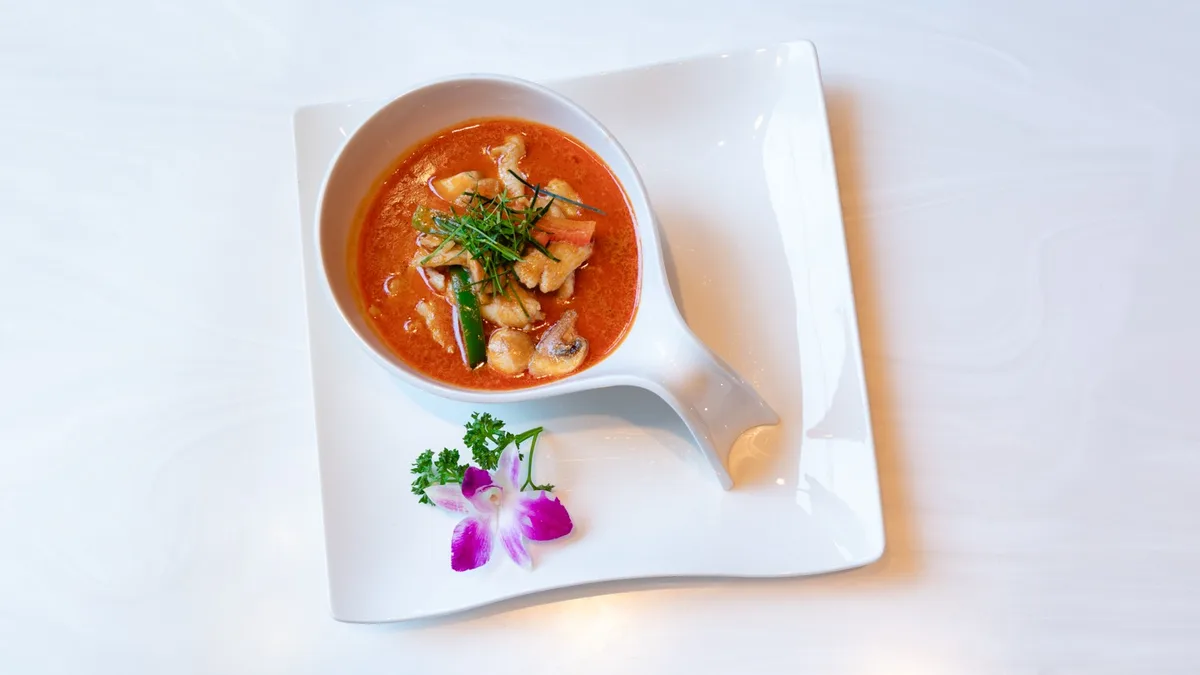 Kyckling and röd curry