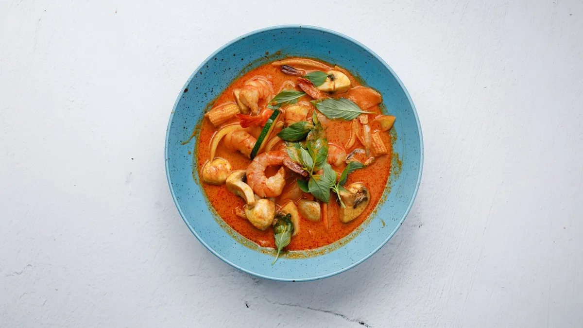 Räkor and röd curry