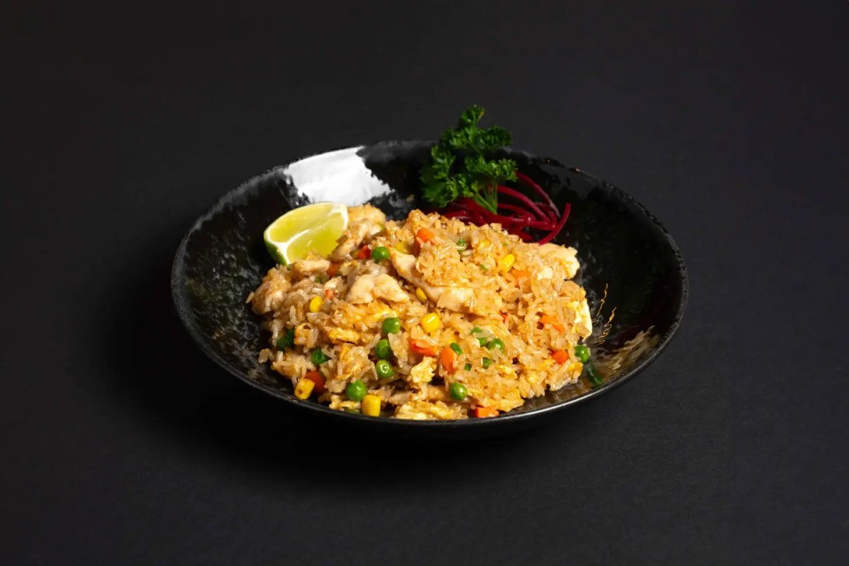 Khao Pad Kyckling med dryck