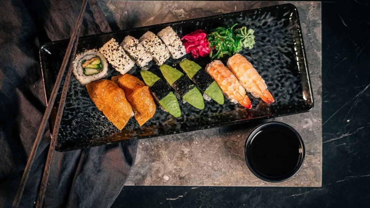 Mama Sushi 11-bitar