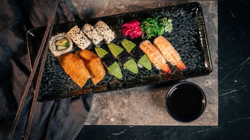 Mama Sushi 11 bitar