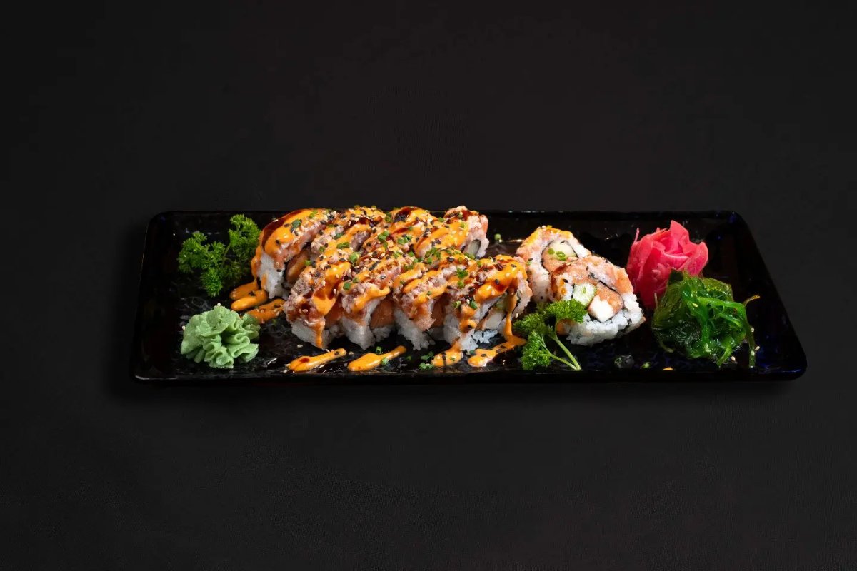 Salmon All Around Rolls med dryck