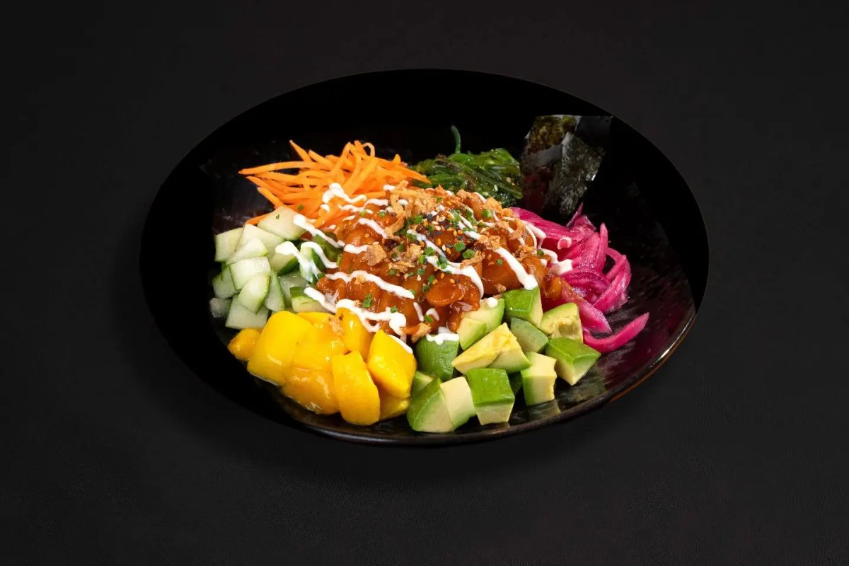 Umami Salmon Bowl med dryck