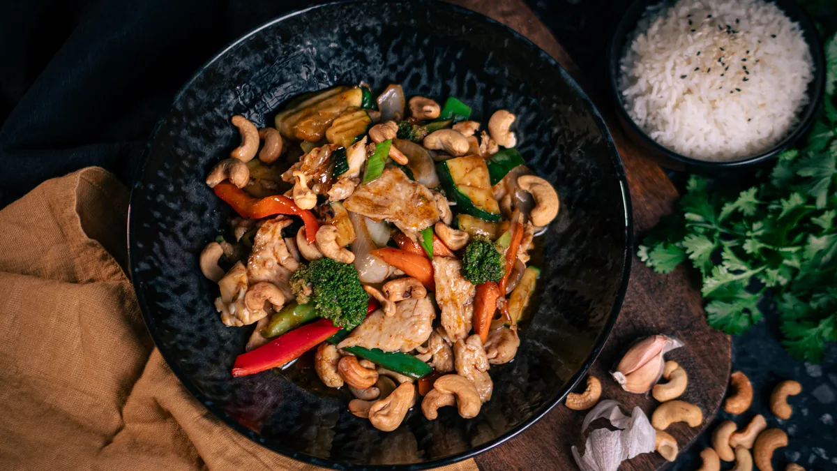 Pad Maet Mamoung