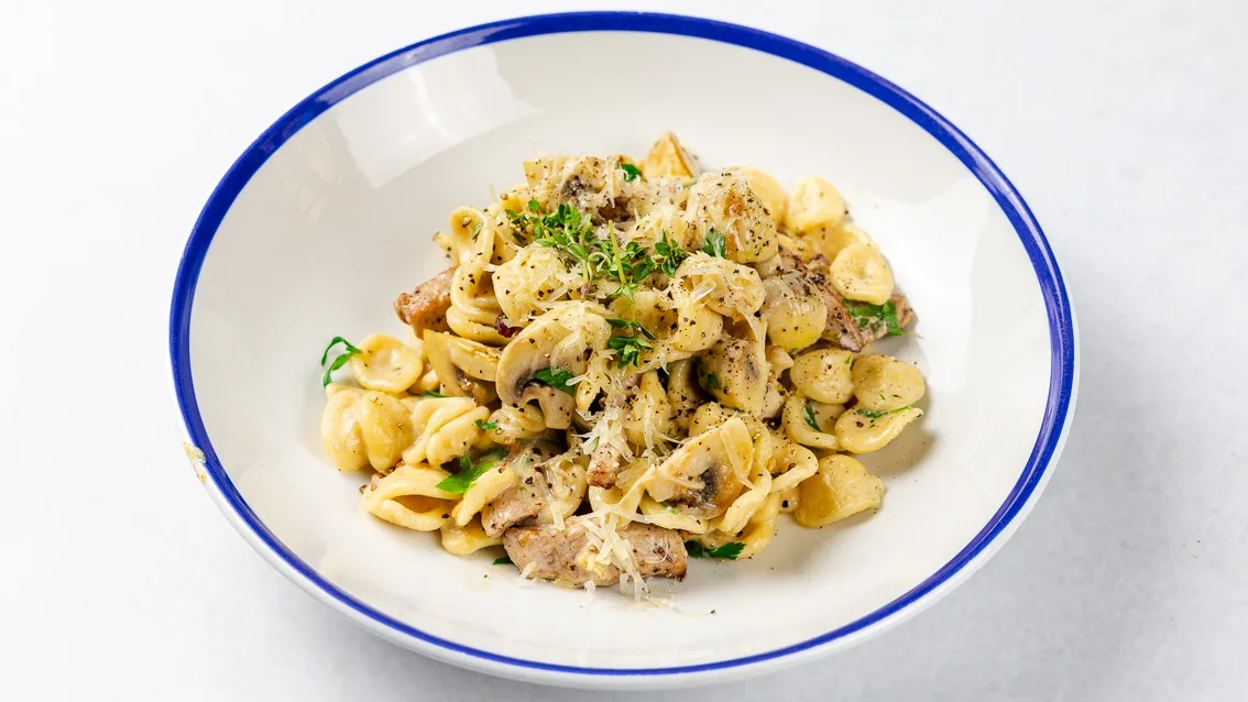 Pasta con Vitello alla Boscaiolla