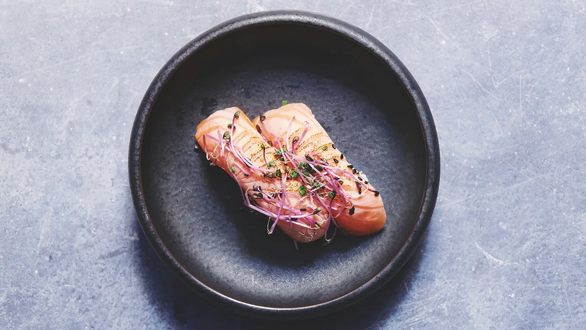 Nigiri grillet laks