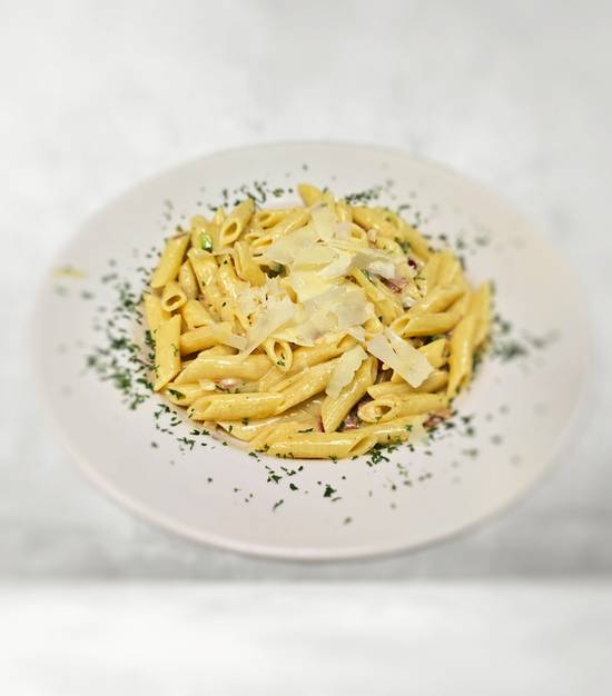 Creamy Bacon Carbonara Pasta