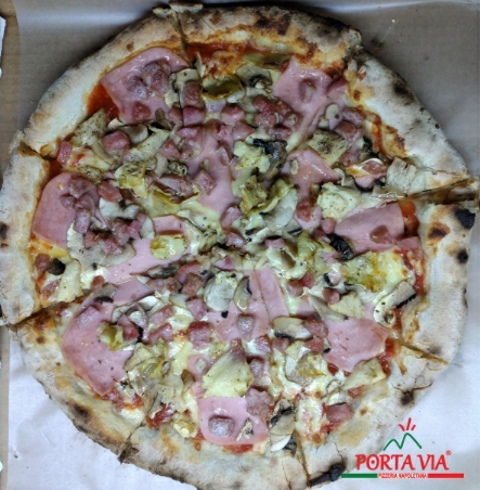 Pizza Capricciosa.