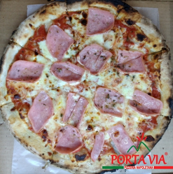 Pizza Prosciutto Cotto.