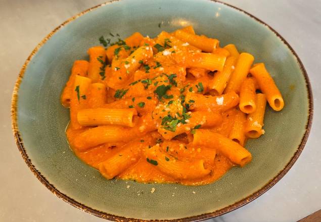 Rigatoni Spicy Vodka Pink Sauce