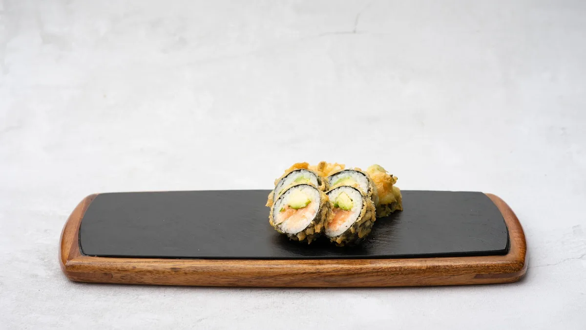 Futomaki tempura łosoś