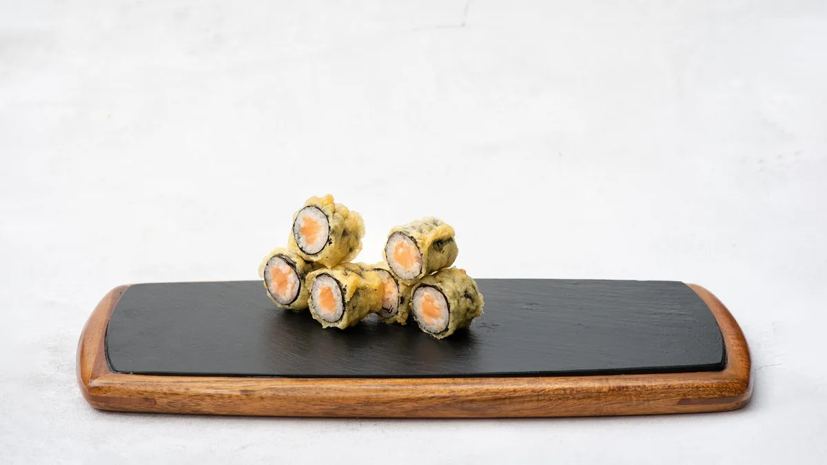 Hosomaki tempura łosoś 6 szt.