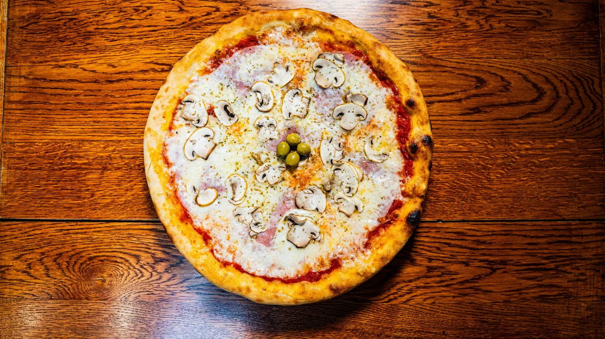 Pizza capricciosa