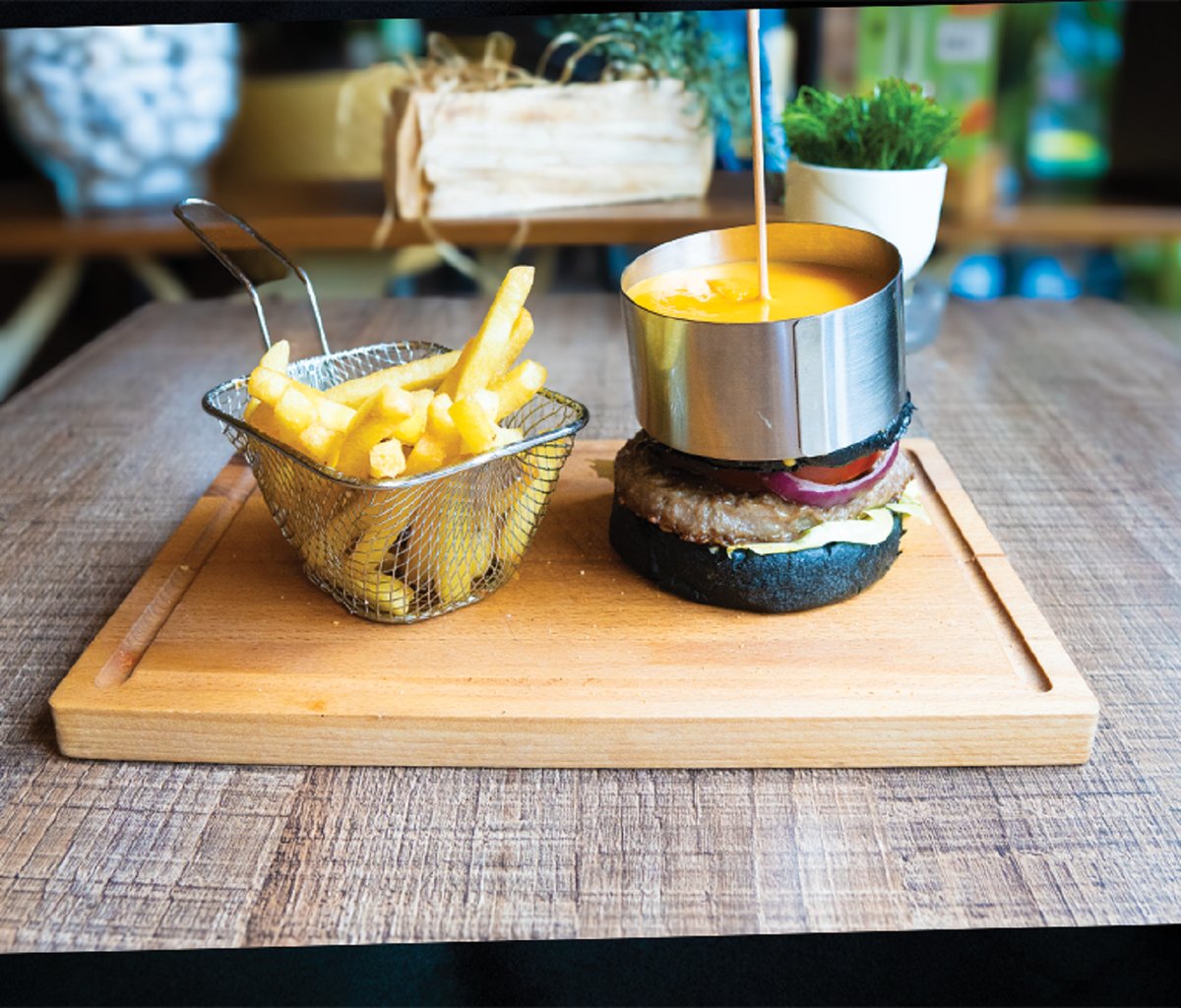 PričIN  burger