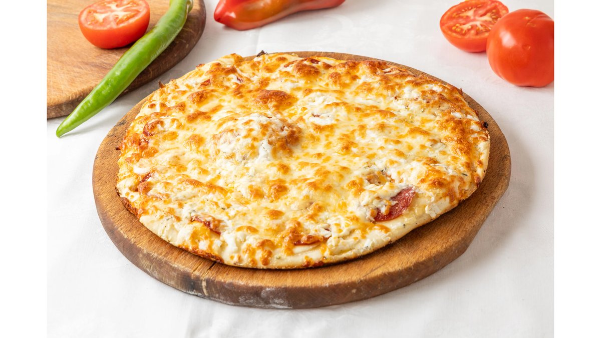 Quattro Formaggi + salam picant