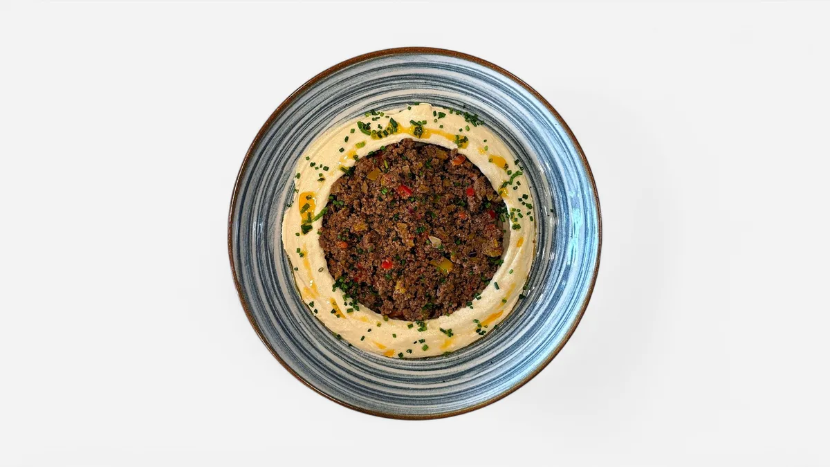 Hummus s hovezim mletym masem