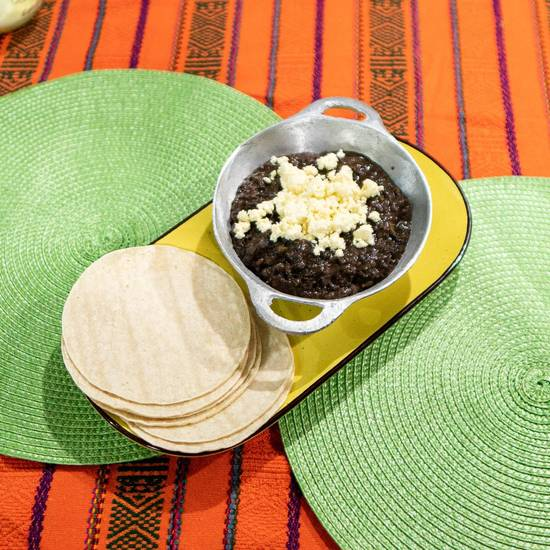 Orden de Frijol con Tortilla