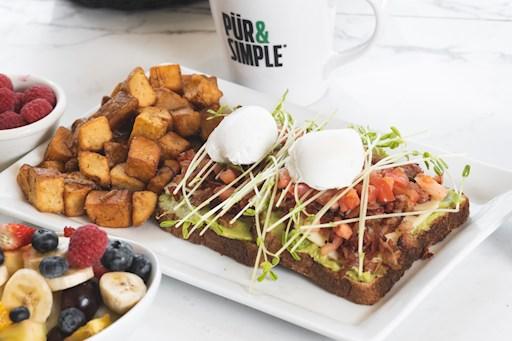 Avocado Bacon Toast / Rôtie avocat bacon