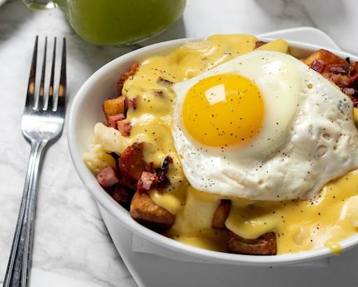 Breakfast Poutine / Breakfast Poutine