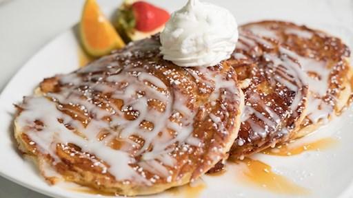 Carole’s Cinna-Cakes / Les cakes-cannelle de Carole