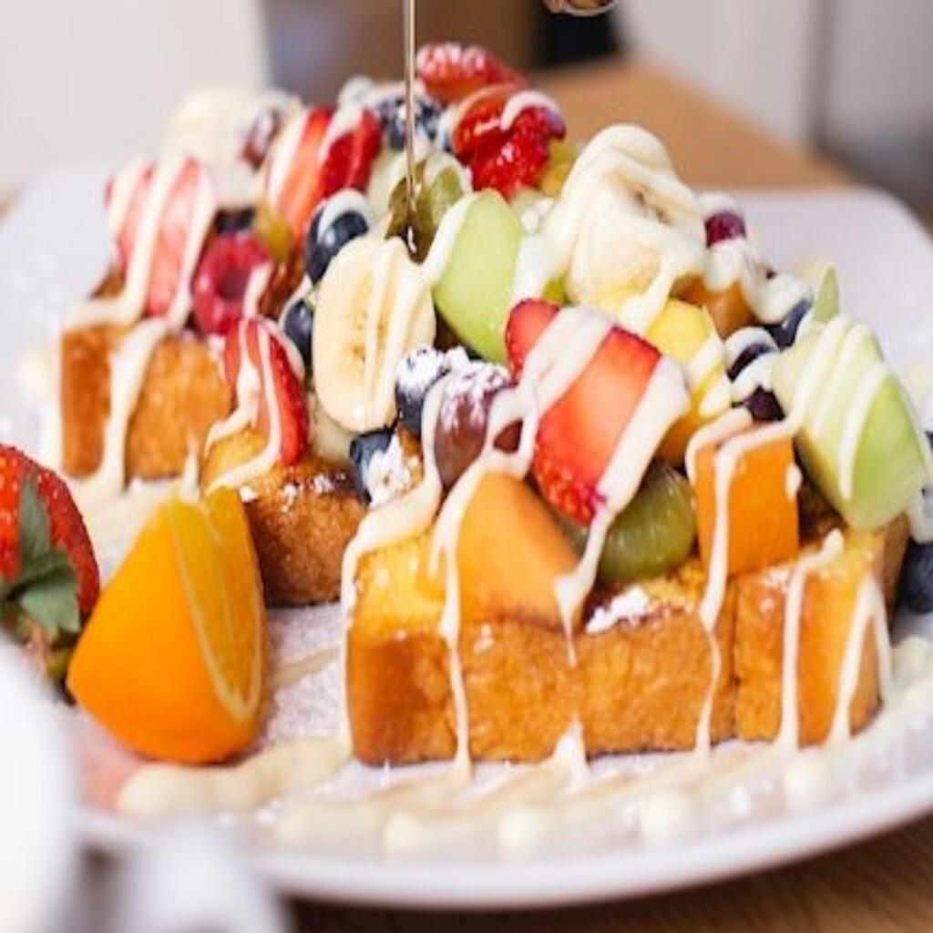French Toast and Fruits / Pain doré and fruits