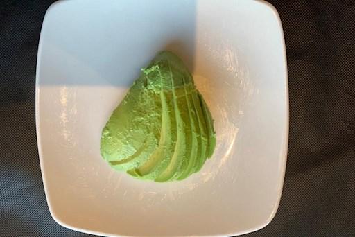 Half Avocado / Demi avocat
