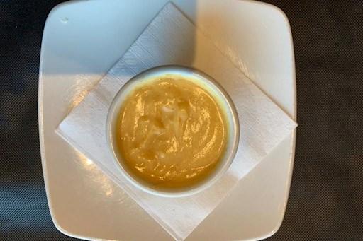 Spicy Hollandaise Sauce / Sauce hollandaise épicée