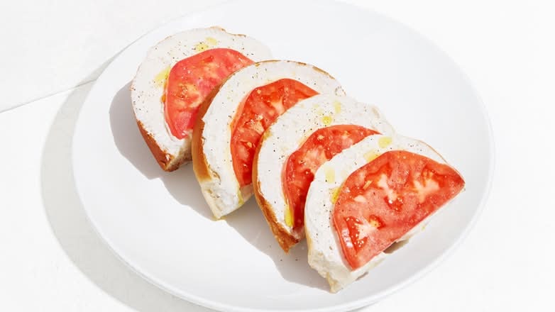 TOMATO BAGEL