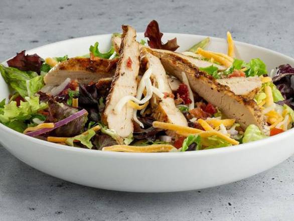 QSL Signature Steak Tip Salad