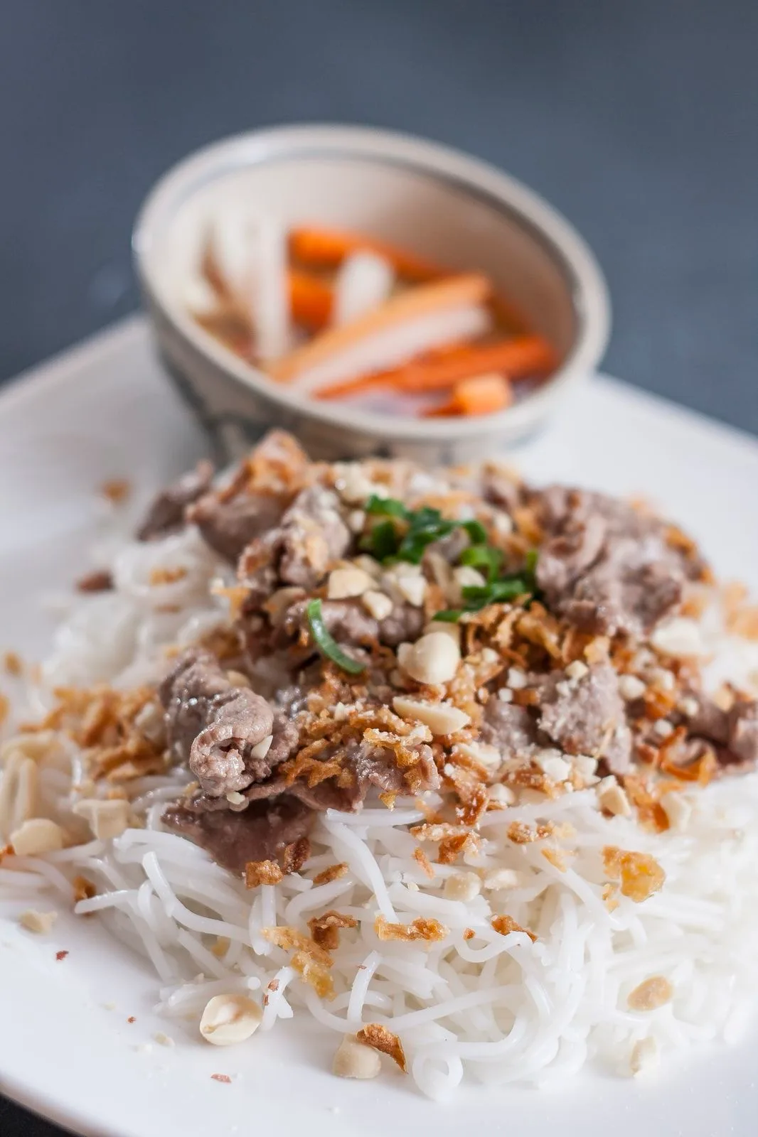 Bún trón Quán Nón