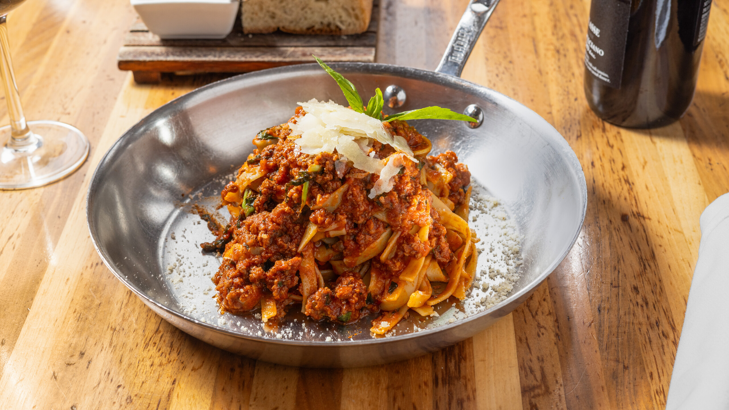 Fettuccine Fini al Ragu di Carni Miste alla Bolognese