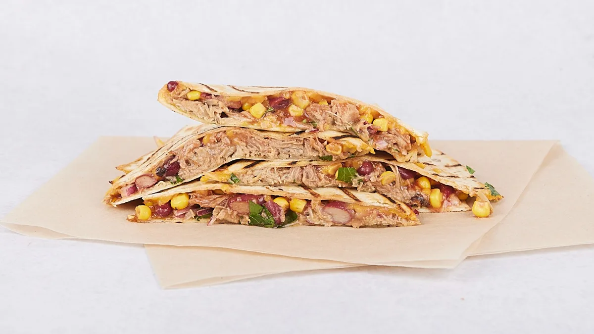 Quesadilla s trhaným bravčovým mäsom