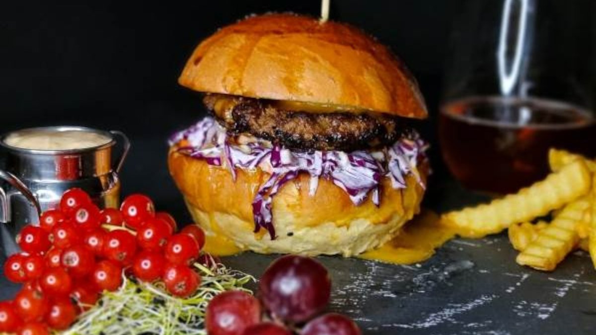 Cheddar Burger