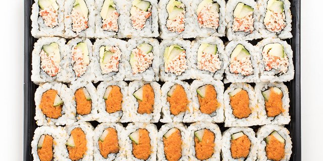 California and Spicy Tuna Roll Tray