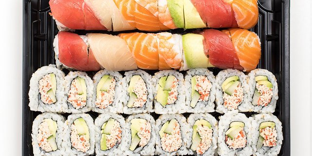 Rainbow and California Roll Tray