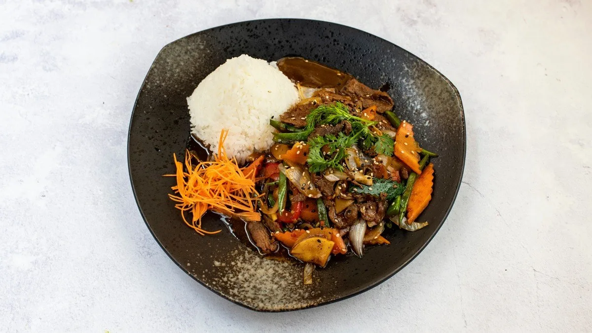 Bò xào tiêu đen