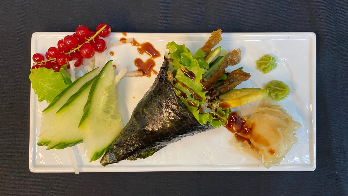 Salmon Skin Temaki
