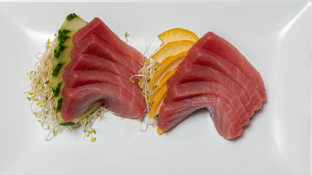 10-biter sashimi tunfisk