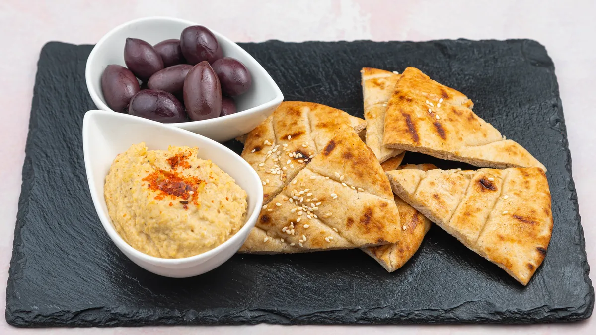 Hummus plate