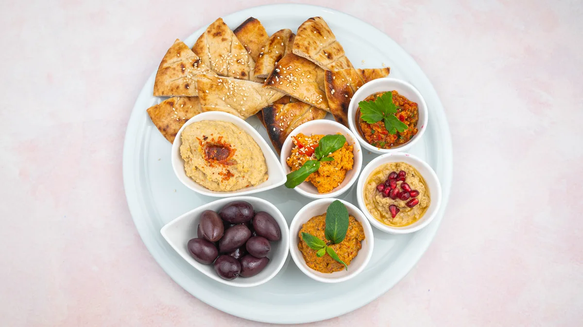 Mezze platterto share