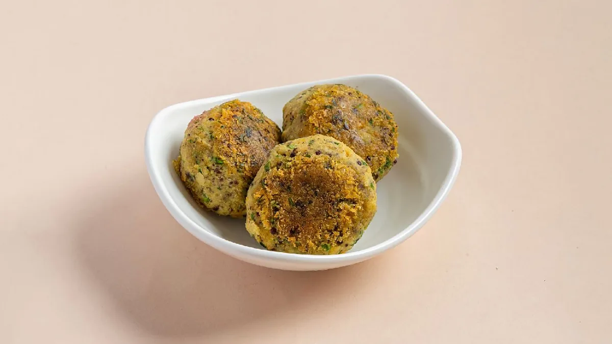 קציצות קינואה וחמוציות (3 יח') 🌱