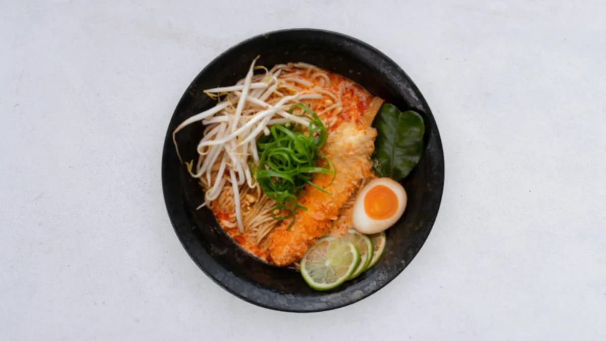 Laksa Ramen z kurczakiem