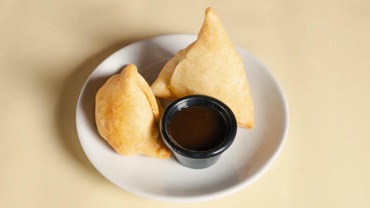 Vegetable Samosas 2pcs