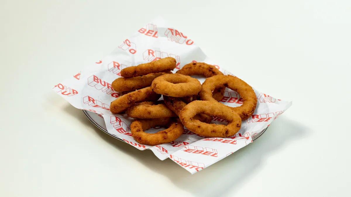 Onion rings (11 pcs)