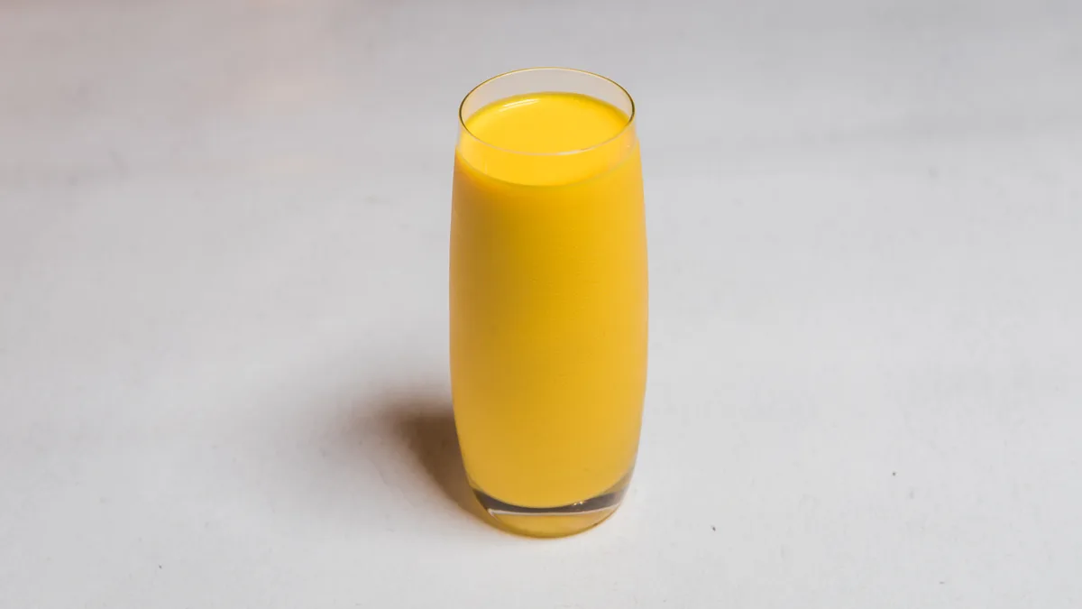Mango lassi