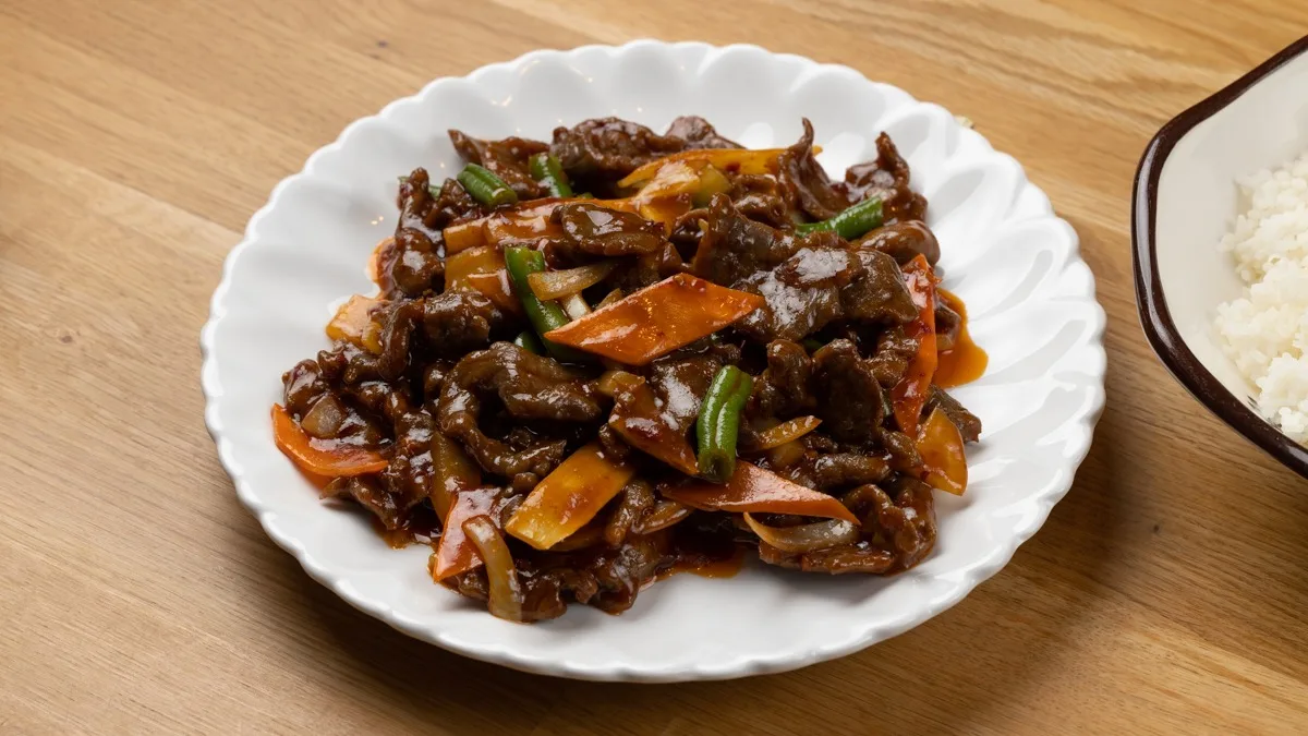 Häränliha chilikastikkeessa (L,G)